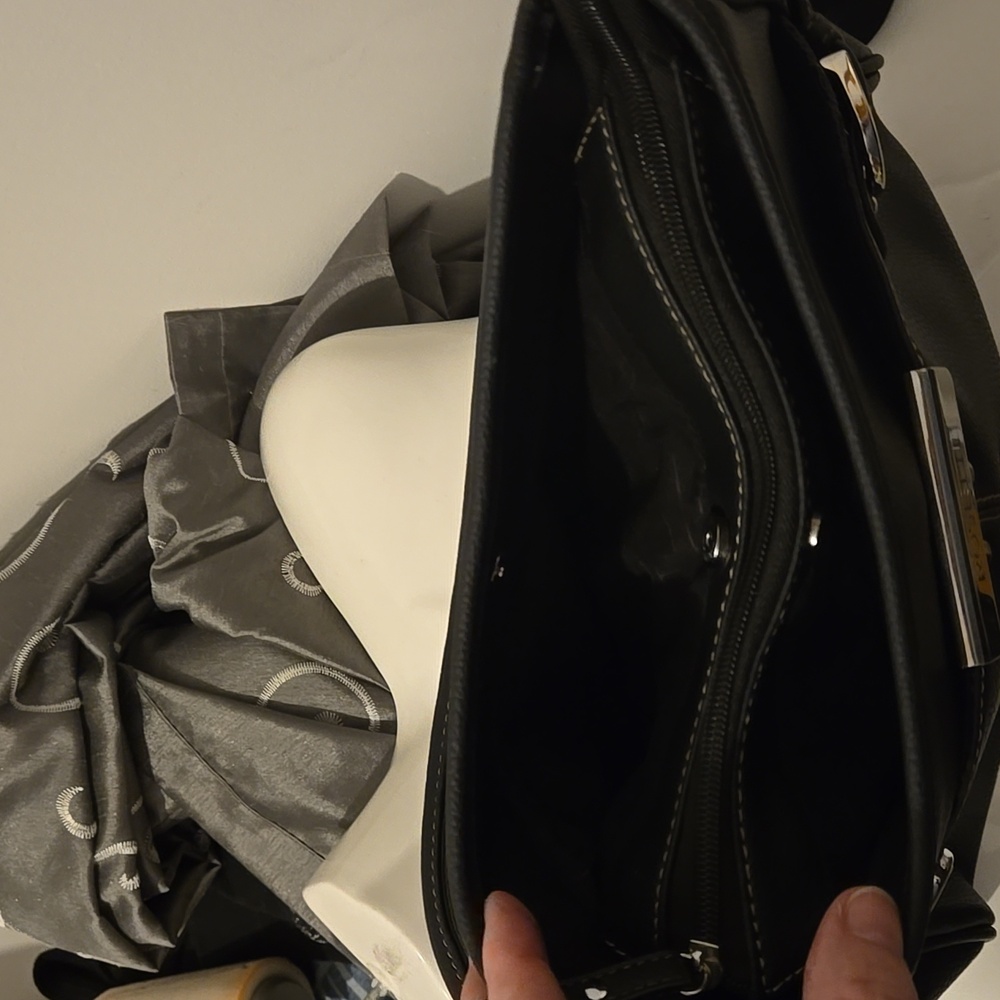 ROSETTI BLACK PURSE Pebbled Faux Leather/Vegan Leather - Picture 9 of 9